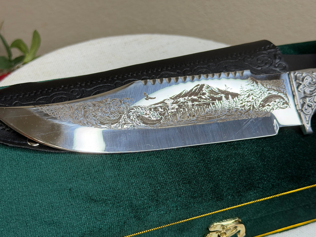 Limited Edition Mount Rainier Knife with Wolf Head Pommel