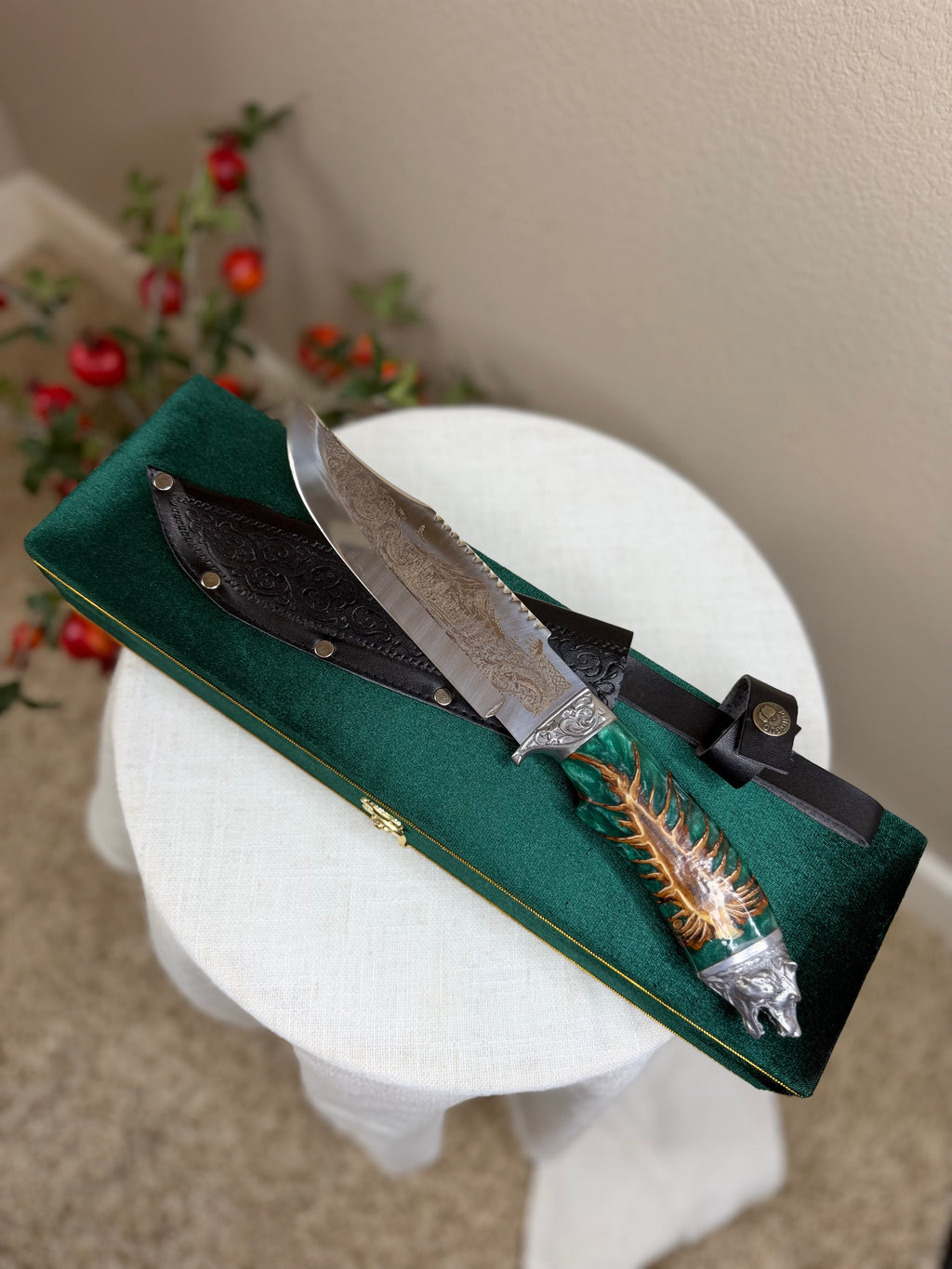 Limited Edition Mount Rainier Knife with Wolf Head Pommel