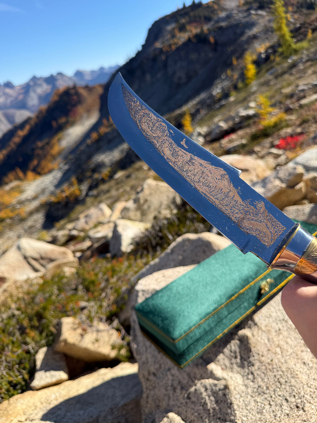 The Rainier Deer Horn Knife