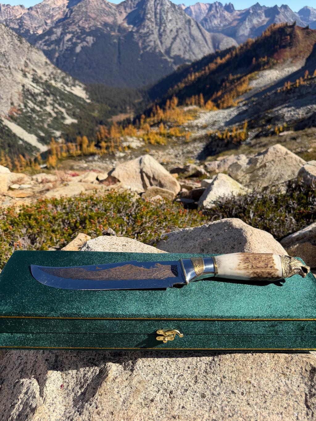 The Rainier Deer Horn Knife